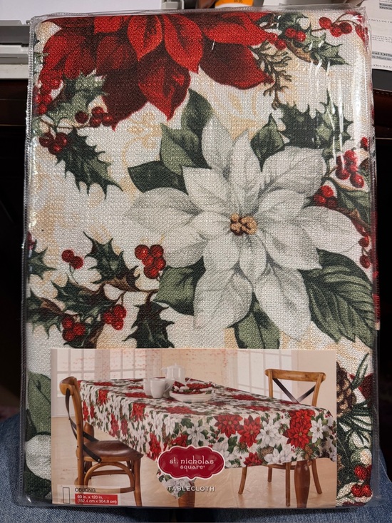 St. Nicholas Square Other - St Nicholas Square Christmas Poinsettia Tablecloth 60x120 Oblong NWT